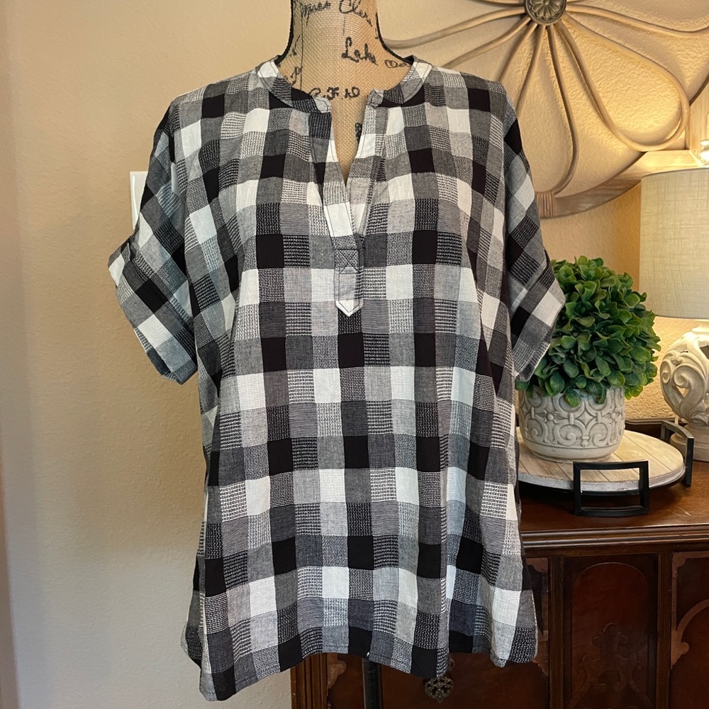 Madewell Black & White Plaid Check V Neck Short Sleeve Top